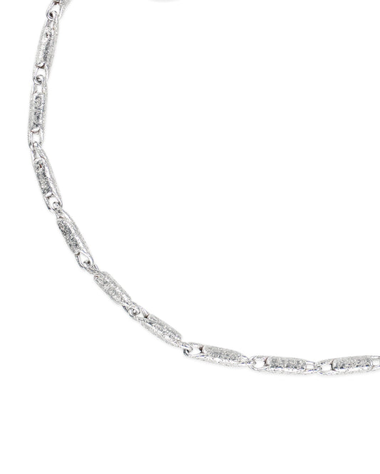 close up Pen Necklace product photography in silver