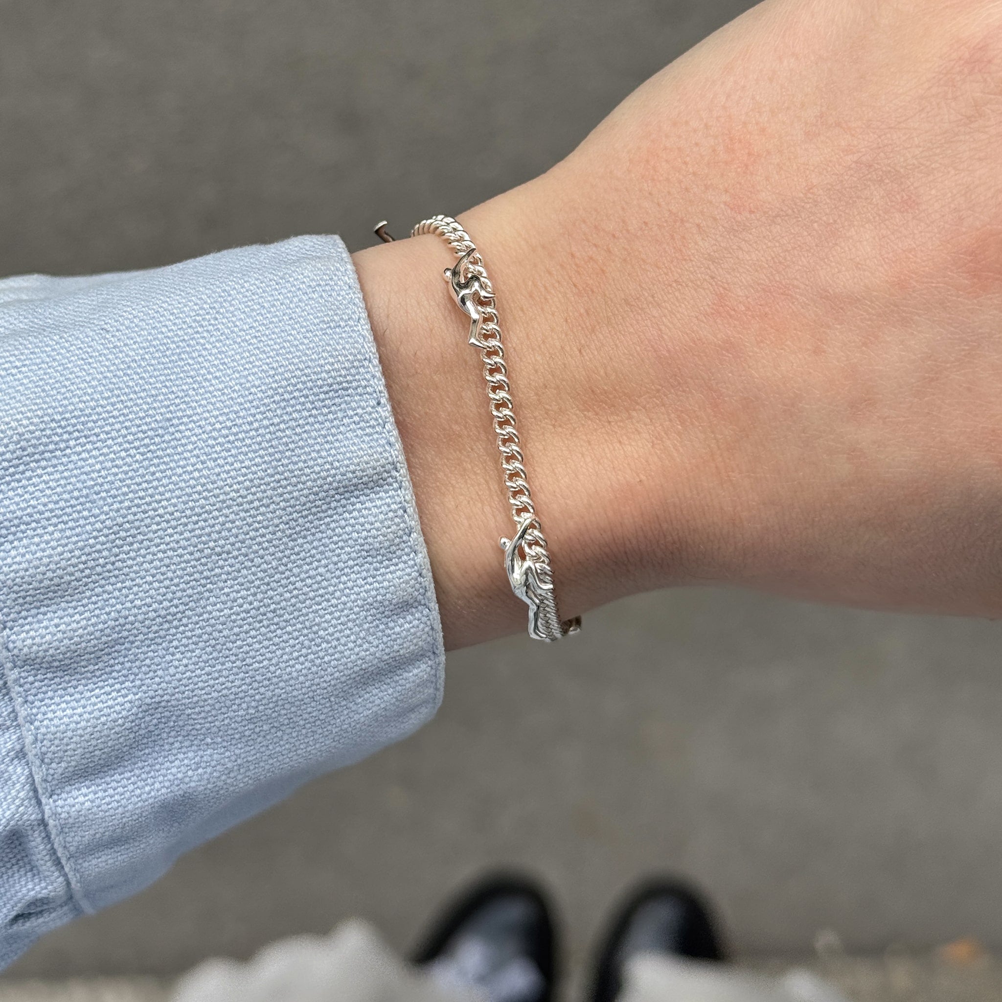 Can't Hold Me Down Armband