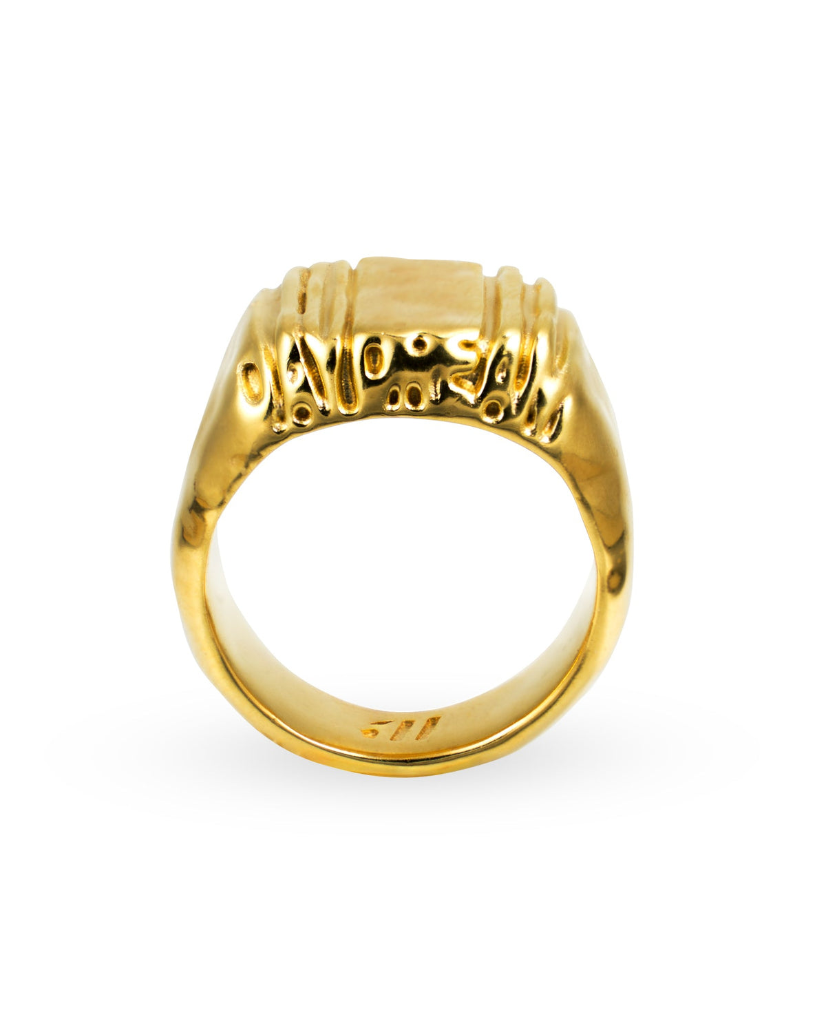 Daydream Ring in gold product photography