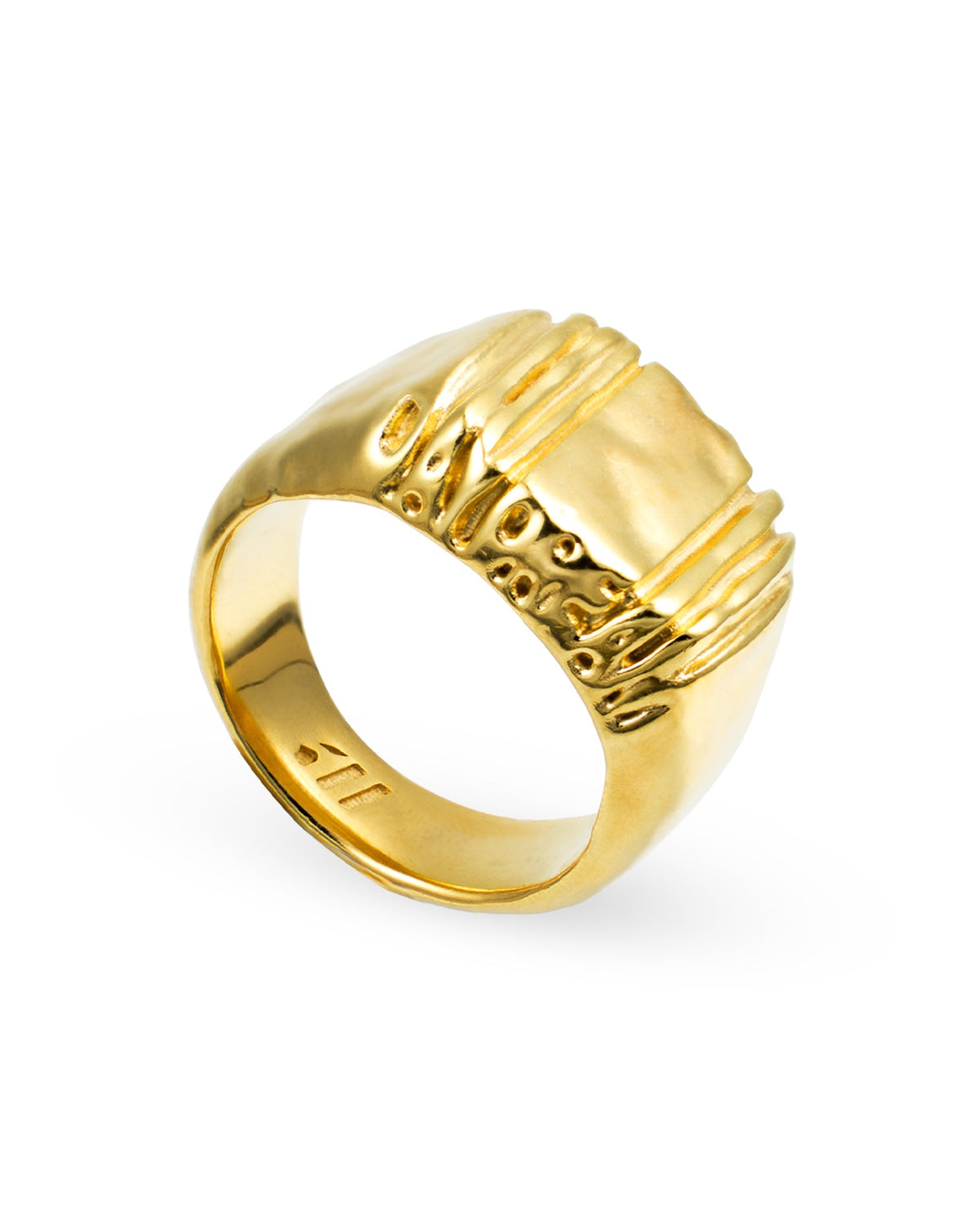 Daydream Ring in gold product photography