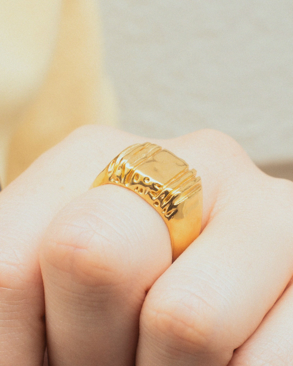 Daydream Ring in gold on hand
